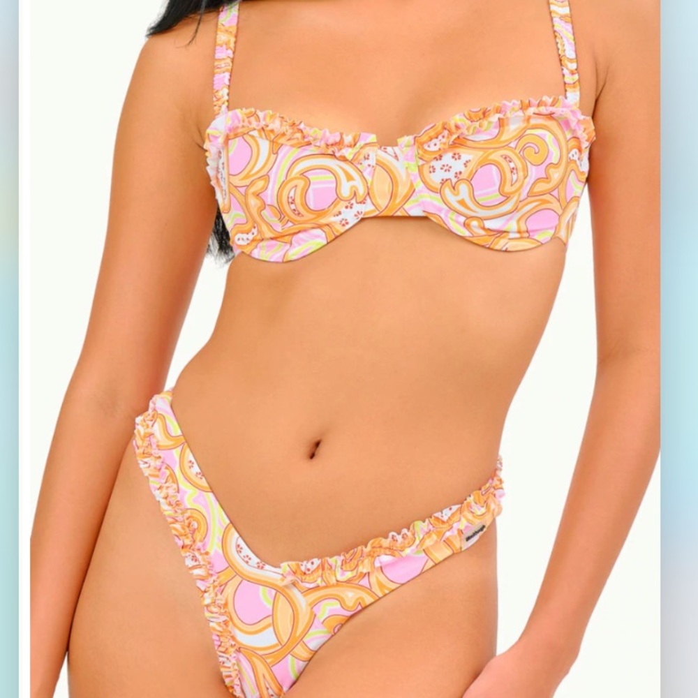 Blackbough Capri pattern - Amelia Bottoms / Amelia Top